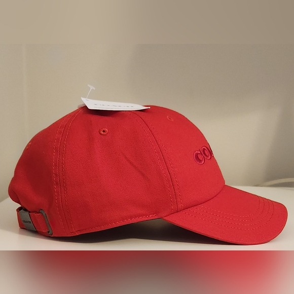 **LoW StArT** Coach ReD Hat New With Tags Attched - Picture 2 of 5